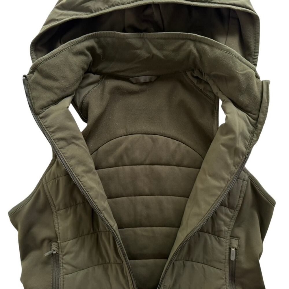 Lululemon Extra Mile Vest Size 6 Dark Olive Green Layer Ski Outdoors Run Gym - Picture 4 of 8